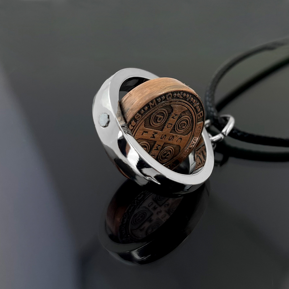 New St Benedict Medal Necklace - Jewelry & Watches Bench ulasan dan harga